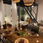 Rooftop Alfonso 公寓 *
