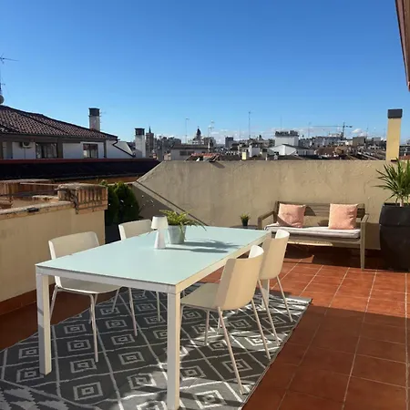 Rooftop Alfonso 公寓 *